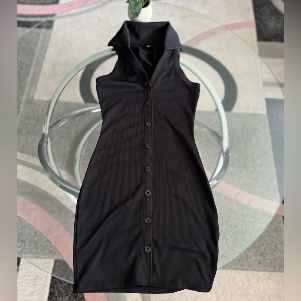 sleeveless casual black dress